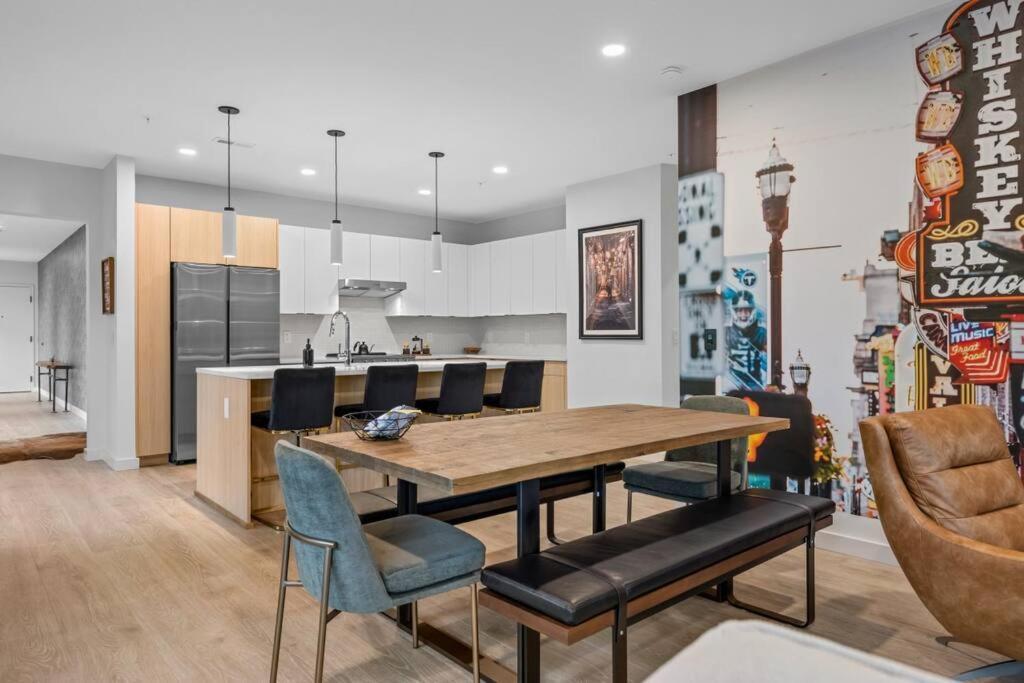 Apartamento Skyline View, Pool, Gym, Balcony'S, Walk To Bway! Nashville Exterior foto