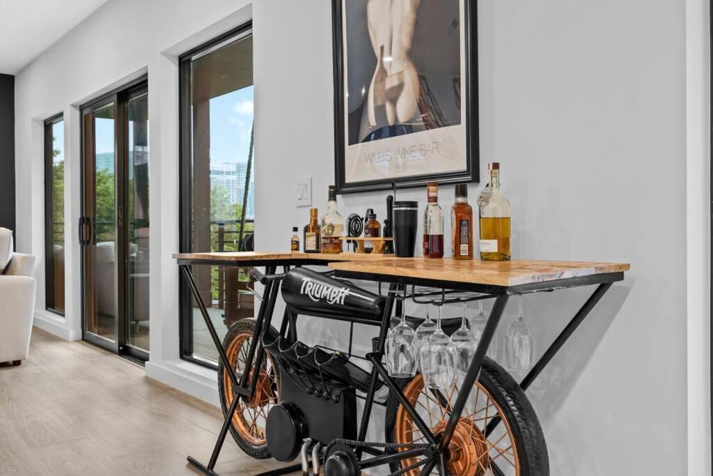 Apartamento Skyline View, Pool, Gym, Balcony'S, Walk To Bway! Nashville Exterior foto