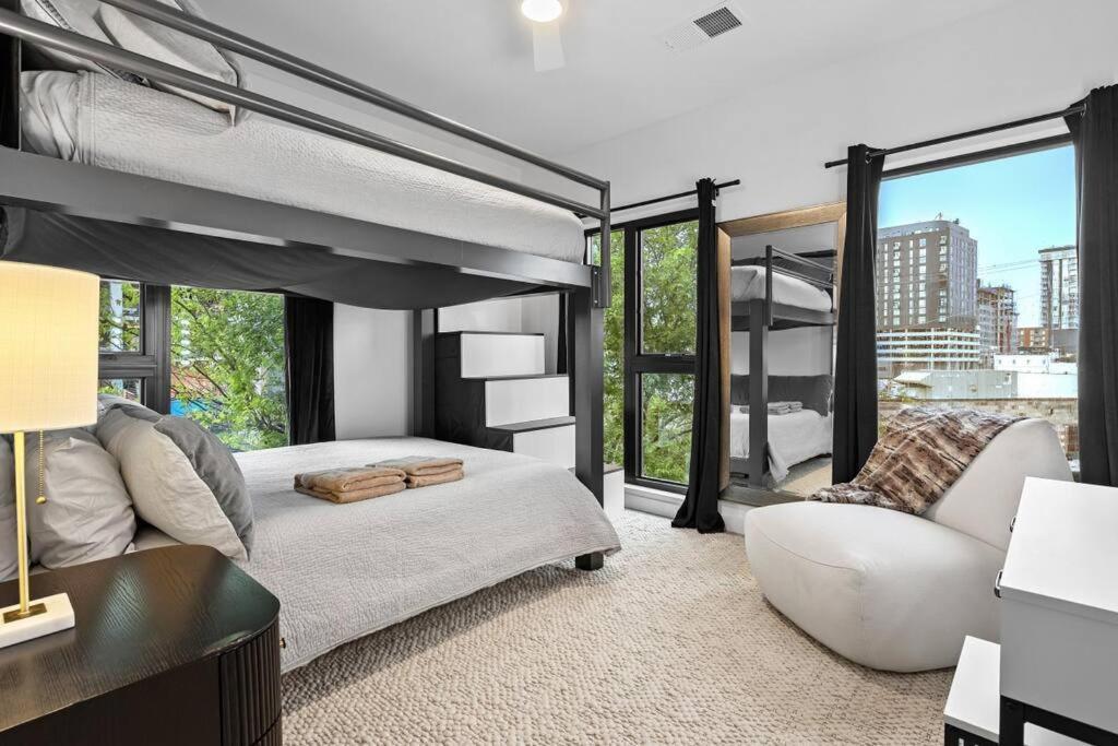 Apartamento Skyline View, Pool, Gym, Balcony'S, Walk To Bway! Nashville Exterior foto